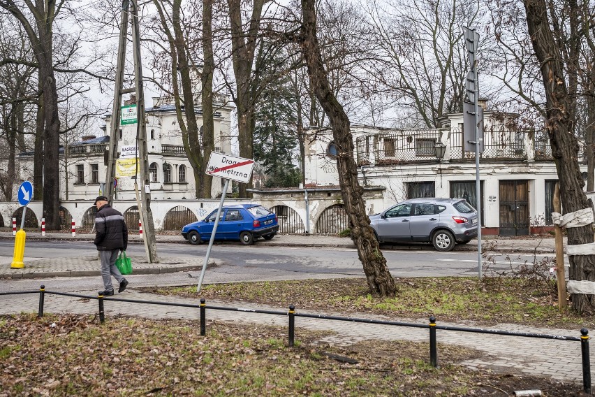 Kiedyś duma stolicy, dziś ruina. Smutna historia restauracji...