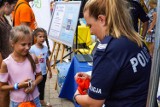 Policja i służby ratownictwa zaprosiły do udziału w evencie edukacyjnym mieszkańców i turystów w Krynicy Morskiej