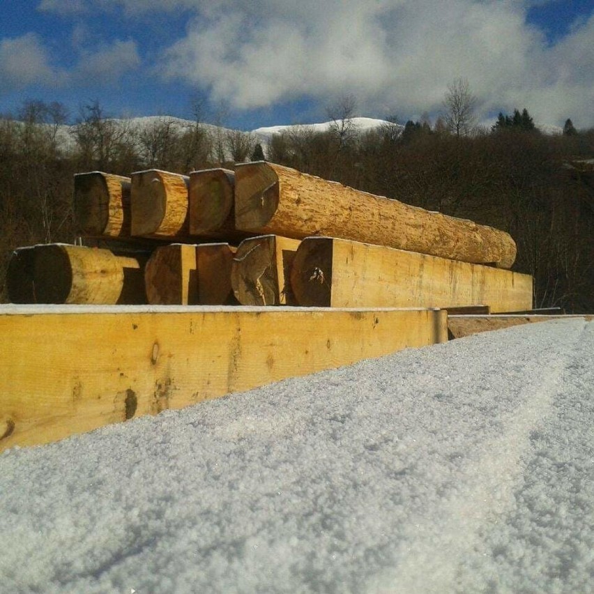 Rozpoczynają się prace przy budowie nowej Chatki Puchatka. Konstrukcja schroniska powstaje w Wetlinie [ZDJĘCIA]