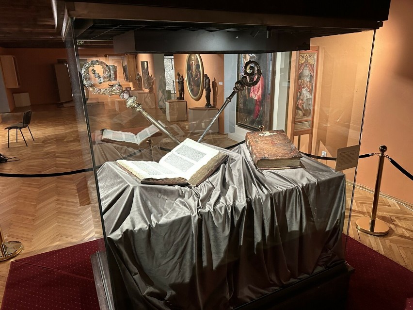 Pelplińska Biblia Gutenberga zaprezentowana w Muzeum...