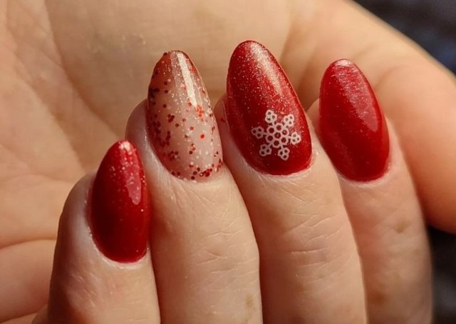 Boże Narodzenie to wyjątkowy czas. Wyjątkowe powinny być też nasze paznokcie. Zobacz jakie wzory polecają skarżyskie stylistki paznokci.

>>>ZOBACZ WIĘCEJ NA KOLEJNYCH SLAJDACH