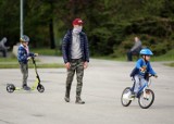 Park Sielecki w Sosnowcu zapełnił się mieszkańcami. Rolki, rowery i spacery... Zobaczcie zdjęcia