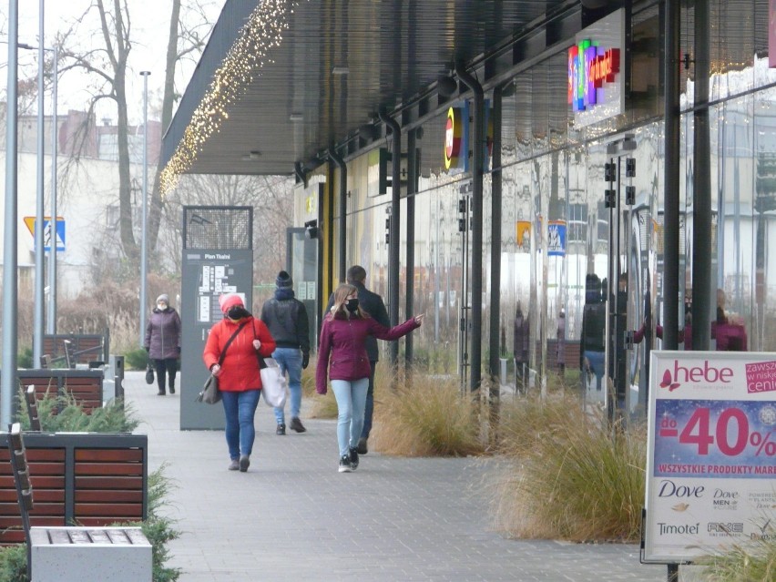 Pabianice. Tak wygląda miasto przed świętami. To już kolejny miesiąc pandemii ZDJĘCIA