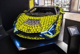 W Galerii Mokotów stanęło naturalnej wielkości Lamborghini Sián z klocków LEGO. Model z 400 tys. elementów budowano prawie 9 tys. godz 