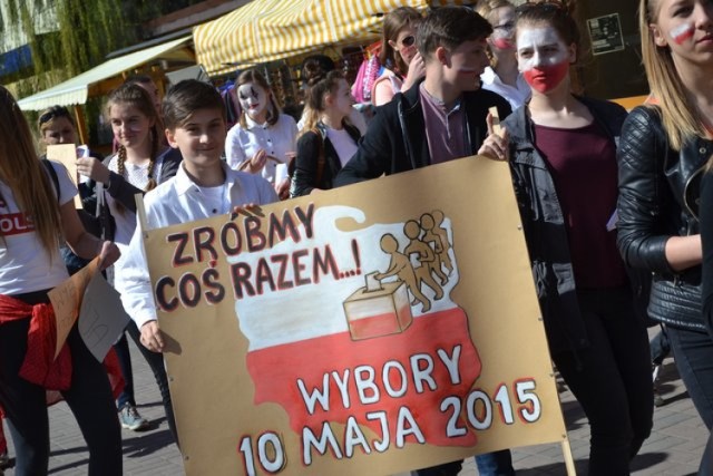 Akcja MIM Radomsko 2015. Młodzież zachęca do głosowania w wyborach
