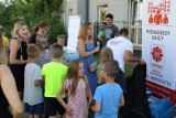 Festyn z atrakcjami dla mieszkańców ulicy Mroza w Radomiu. Były quizy i konkursy z nagrodami. Zobacz zdjęcia
