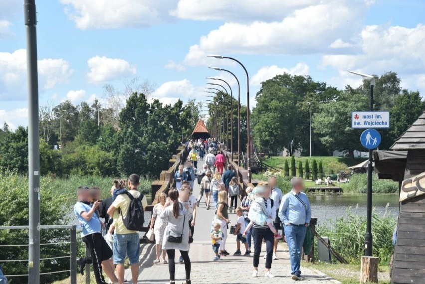 W sezonie turystycznym most św. Wojciecha w Malborku jest...