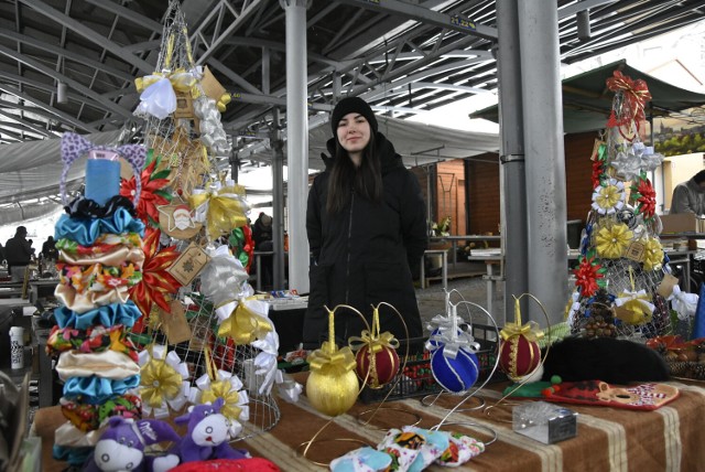 Podczas niedzielnego (3 grudnia) Bazaru na tarnowskiej Starówce nie brakowało bożonarodzeniowych akcentów.
