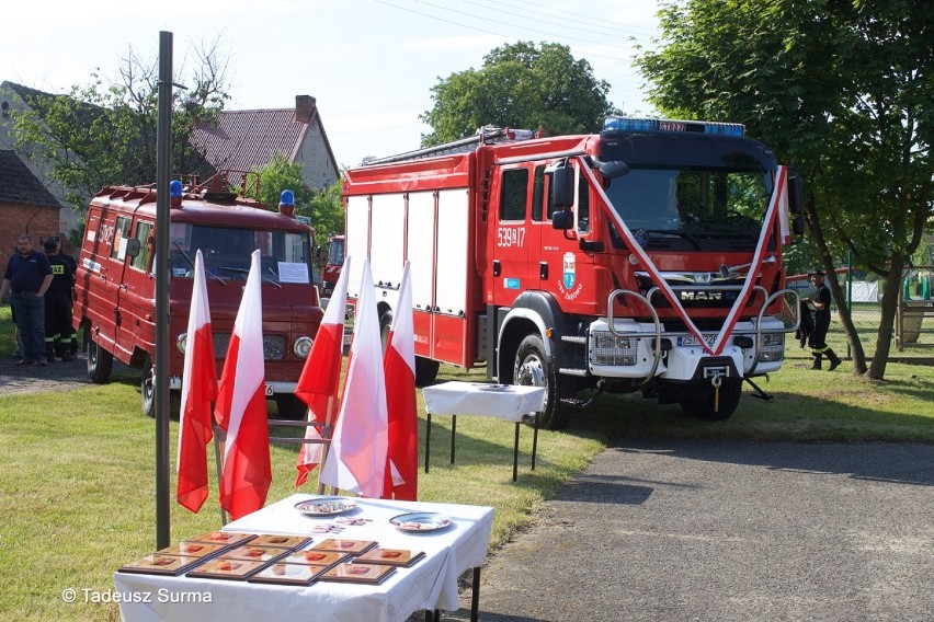 OSP Żarowo. Przekazanie ciężkiego wozu ratowniczo-gaśniczego i gminne obchody Dnia Strażaka