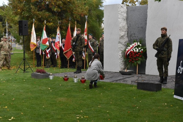 Wojewódzkie obchody 83. rocznicy zbrodni pomorskiej 1939, odbyły się w niedzielę (2 października) w toruńskim Parku Pamięci. W programie wydarzenia znalazła się m.in. przygotowana przez harcerzy inscenizacja historyczna. Oto nasza fotorelacja! >>>>>
