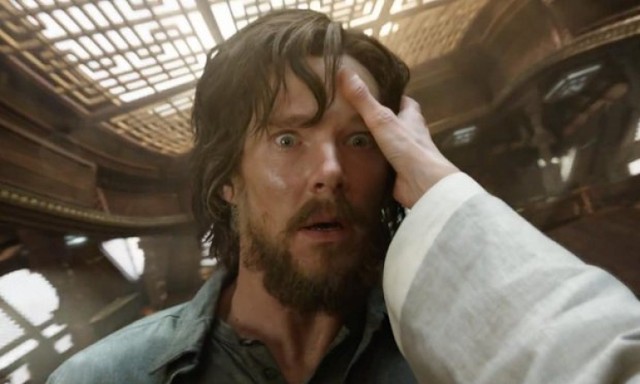 Benedict Cumberbatch jako dr Stephen Strange.