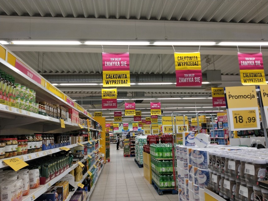 Tesco w Żaganiu kończy działalność. Co powstanie w jego...