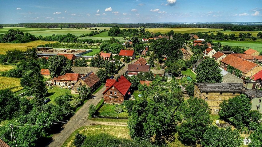 Gdy ze Świebodzina jedziemy w kierunku Smardzewa, warto...