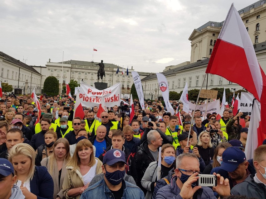 Rolnicy protestowali w Warszawie. Na miejscu była grupa rolników z powiatu pleszewskiego