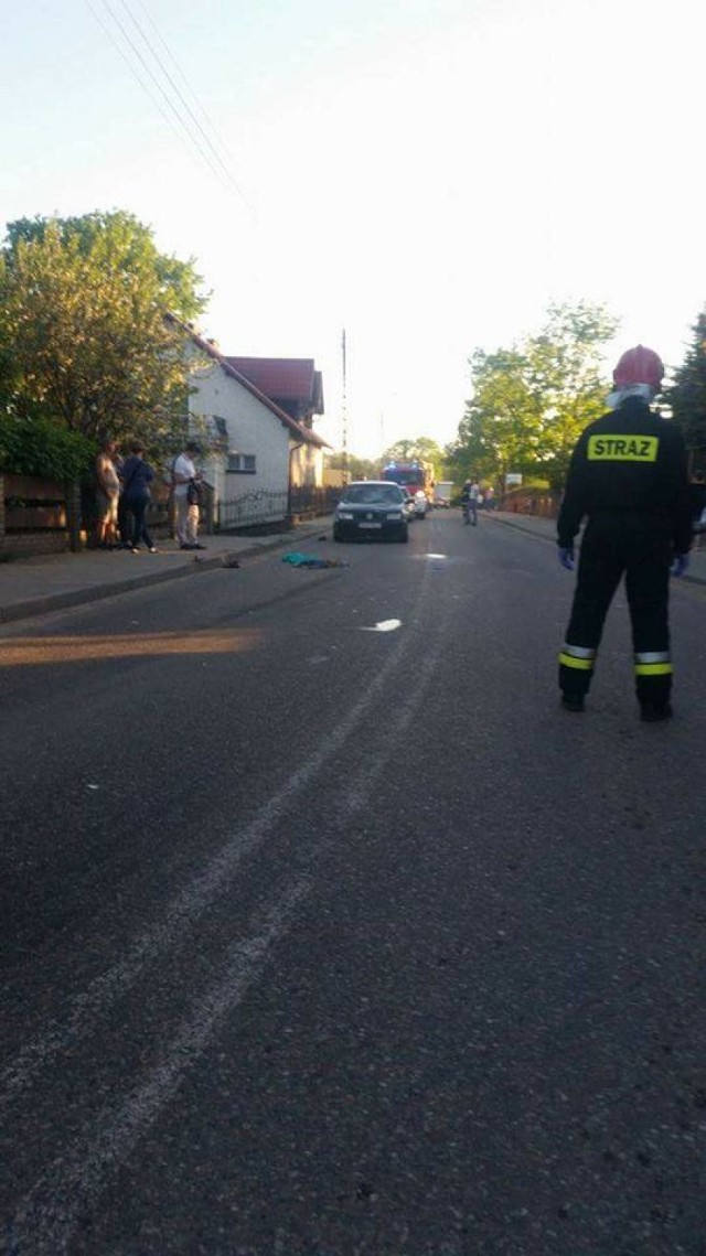 19 maja doszło do wypadku w Gołubiu. Starszy mężczyzna wpadł pod samochód. Jego stan jest poważny.