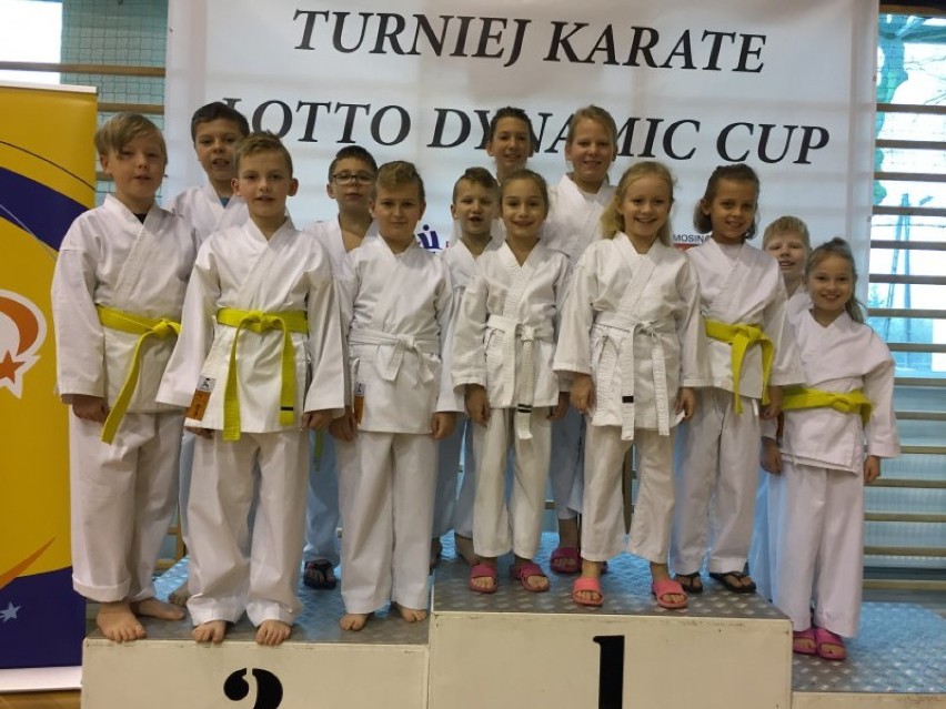 Szesnaście medali dla Obornickiego Klubu Karate