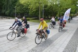 Rajd rowerowy "Rowerem dla Klimatu" wyruszył z Bełchatowa i dotarł pod budynek Sejmu w Warszawie