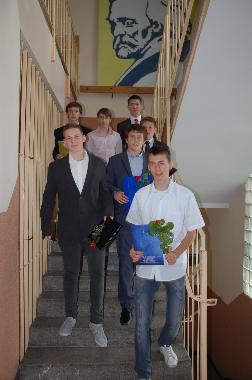 Absolwenci szamotulskiego gimnazjum zakończyli rok szkolny [GALERIA]