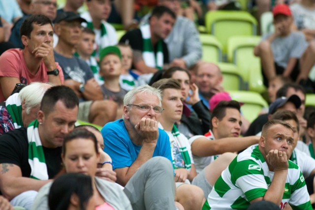 Lechia Gdańsk zawiodła na całej linii, przegrywając z Sandecją Nowy Sącz 2:3. Spotkanie z trybun oglądało nieco ponad 11 tysięcy widzów. Byłeś wśród nich? Znajdź się na zdjęciach!