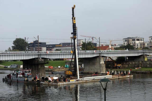 Trwa budowa nowych mostów kolejowych
