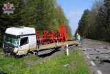 Pobołowice. Kierowca osobówki zderzył się z dwoma ciężarówkami, zginął na miejscu 