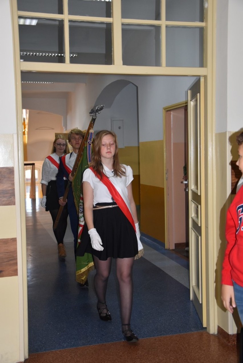 SSP nr 1 we Wrześni: Pasowanie uczniów klas pierwszych