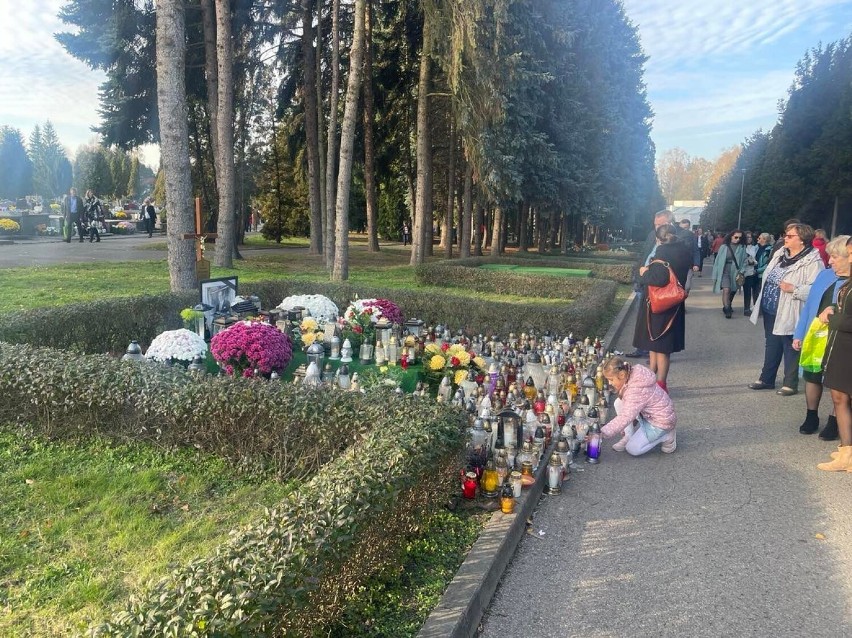 Rzeszowianie pamiętają o zmarłym prezydencie miasta Tadeuszu Ferencu  i odwiedzają  jego miejsce spoczynku