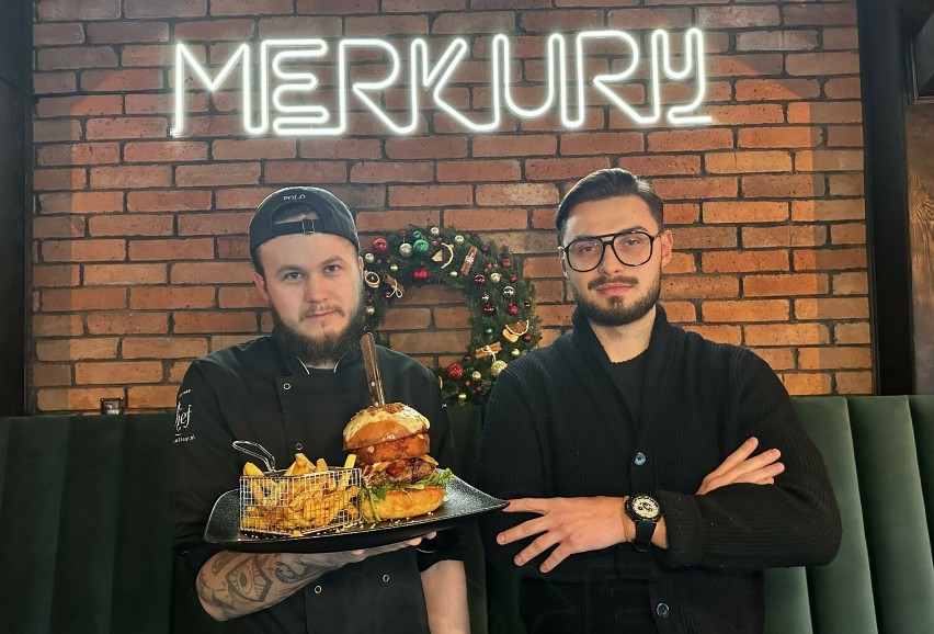 Szef kuchni restauracji Merkury Jakub Staś i manager lokalu...
