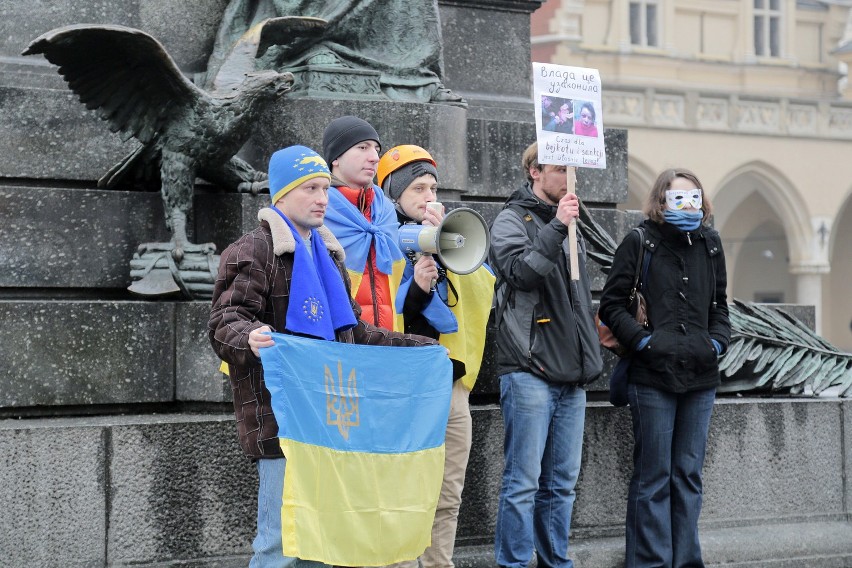 Demonstrowali na Rynku Głównym by poprzeć Ukraińców i Białorusionów