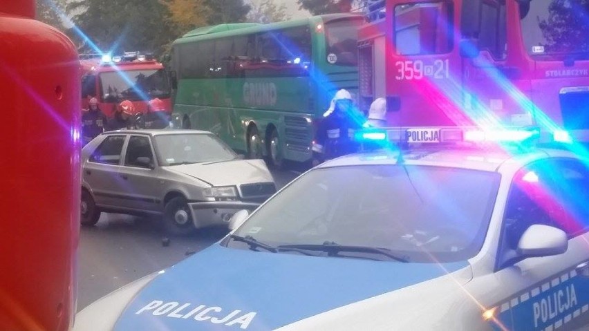 Szklarska Poręba: Samochód osobowy zderzył się z autobusem