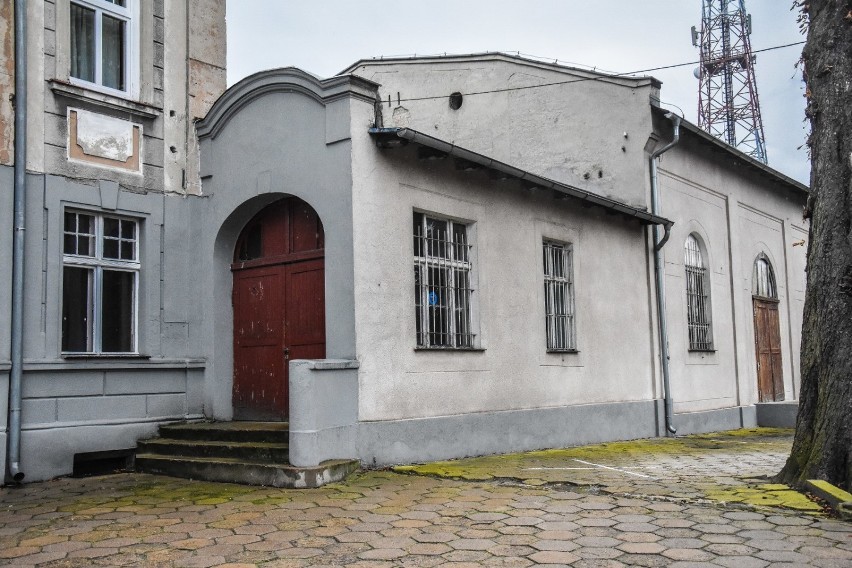 To tu w Szamotułach wystawiano sztuki teatralne, odbywały się wielkie bale. Jak dziś wygląda legendarna sala Sundmanna? [ZDJĘCIA]