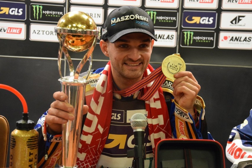 Bartosz Zmarzlik jest pierwszym mistrzem świata na żużlu z...