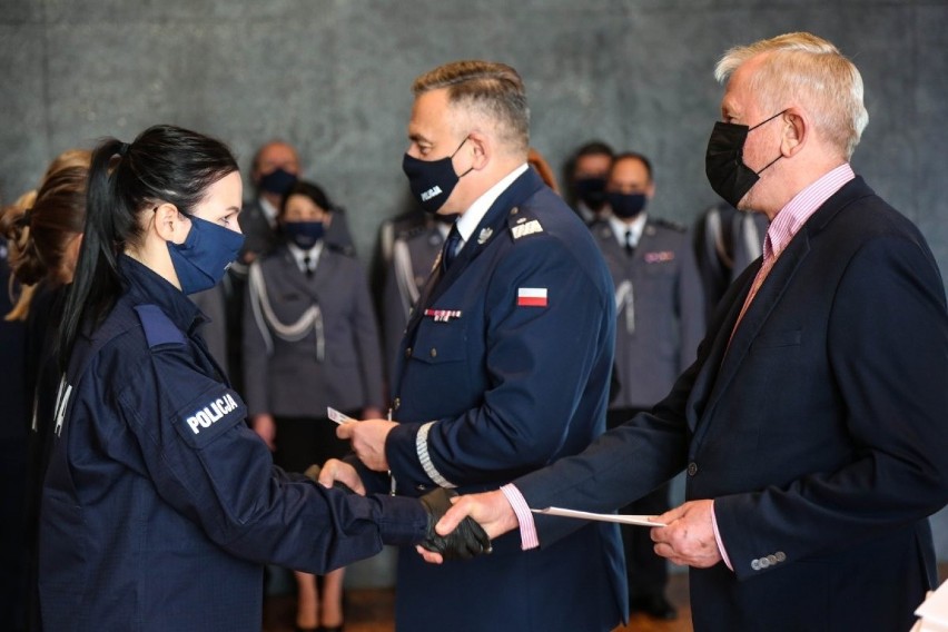 Kraków. Uroczyste ślubowanie nowo przyjętych policjantów [ZDJĘCIA]
