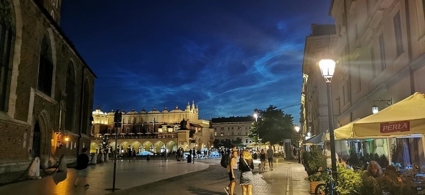 Co za widoki! Obłoki srebrzyste nad Krakowem [WASZE ZDJĘCIA]