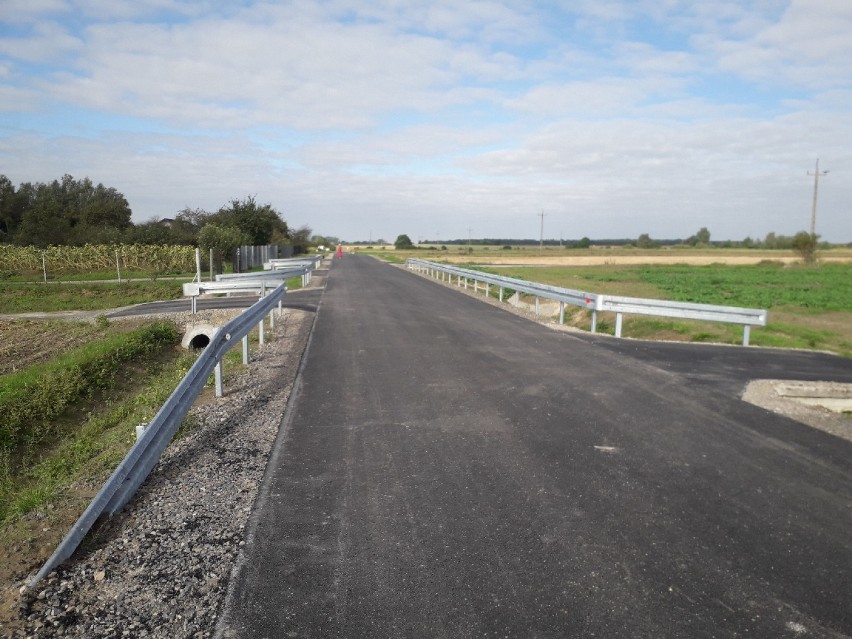 Gmina Krasnystaw.  Zakończona została przebudowa drogi  w Krupem 