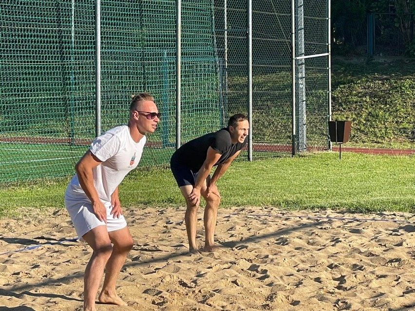 Turniej siatkówki plażowej mężczyzn z cyklu Grand Prix z MOSiR w Radomsku. ZDJĘCIA, WYNIKI