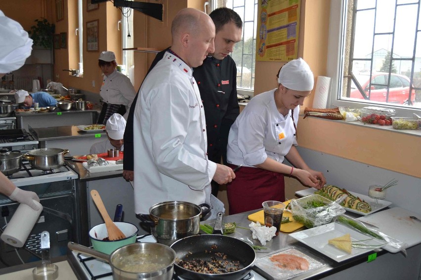 W Powiatowym Centrum Edukacyjnym w Lęborku, odbył się Międzyszkolny Konkursu Gastronomiczny