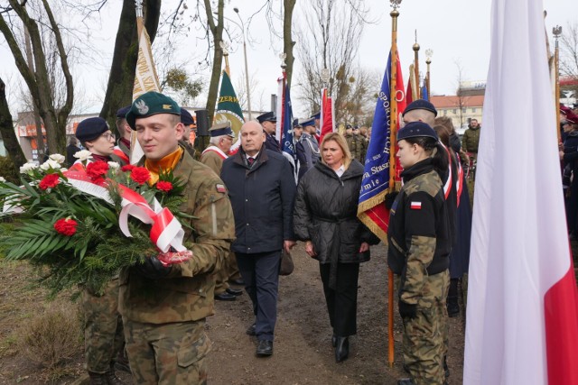 Delegacje złożyły wieńce w miejscu straceń przy al. Armii Krajowej w Chełmie.