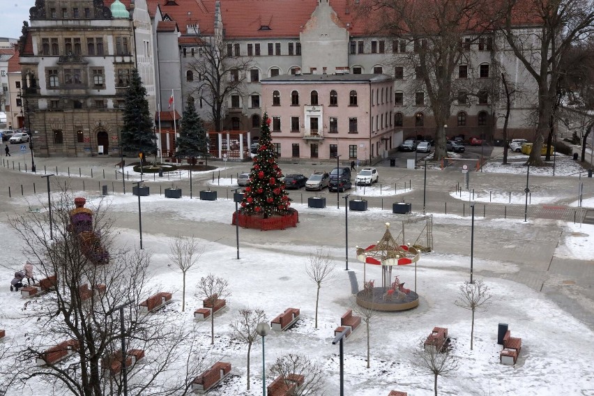 Legnica: Przebudowa Placu Słowiańskiego praktycznie się zakończyła, jak ją oceniacie? Zobaczcie aktualne zdjęcia