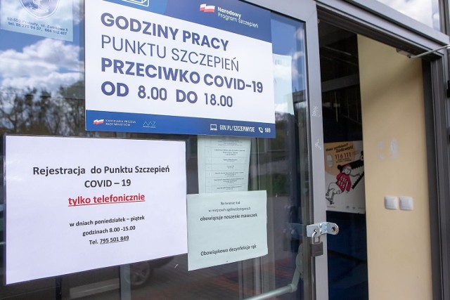 Punkt szczepień znajdujący się przy ul. Żwirki i Wigury otwarty jest od godziny 8.00 do godziny 18.00