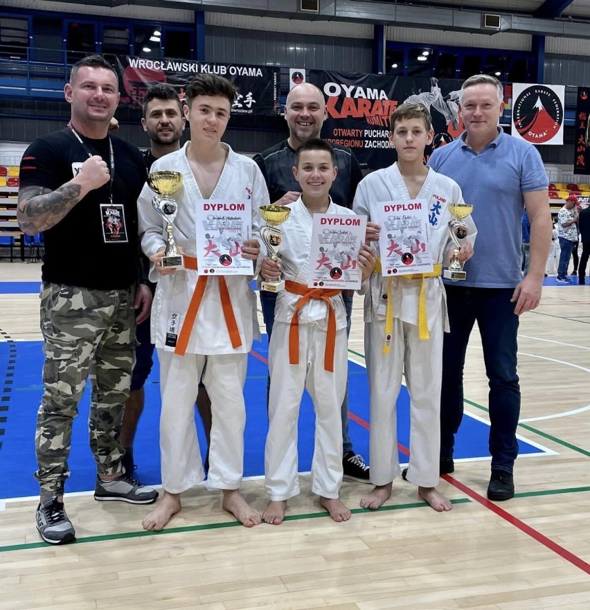 Zawodnicy darłowskiego klubu na podium w zawodach Oyama Karate