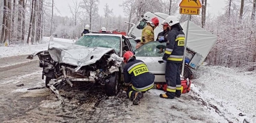 Zderzenie ciężarówki z audi, kierowca tira jechał za szybko (nowe zdjęcia, szczegóły)