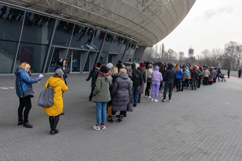 Kraków. Punkt rejestracyjny w Tauron Arenie przez pierwszy miesiąc obsłużył ponad 18 tys ukraińców