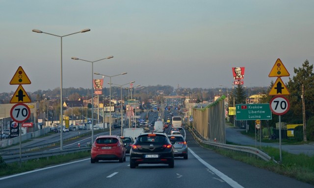 Ministerstwo Infrastruktury zamierza uwzględnić w kilometrówkach samochody elektryczne i hybrydowe