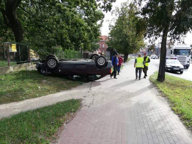 Dachowanie BMW na al. Rodła - 16 września.