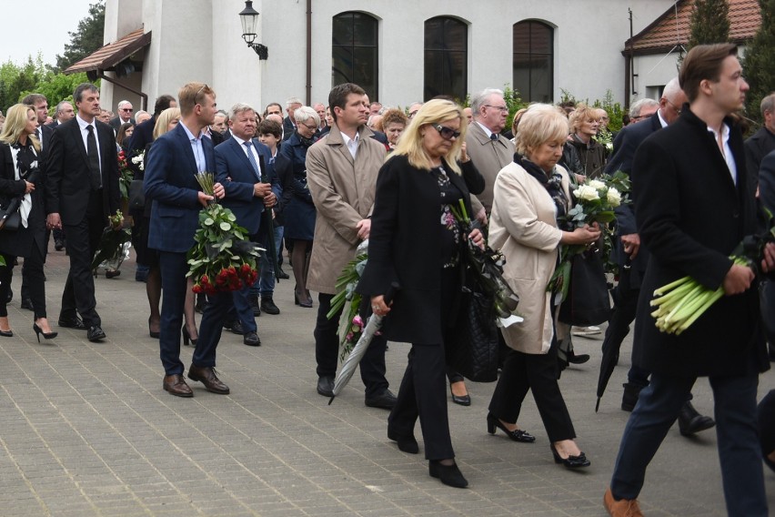 Poznań: Pogrzeb Piotra Barełkowskiego. Na Junikowie pożegnaliśmy współprojektanta Starego Browaru [ZDJĘCIA]