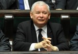 Jarosław Kaczyński dostał maseczkę ochronną z kotem