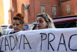 Protest pracowników MOPS w Legnicy! Weszli na sesję Rady Miejskiej, czego się domagają od władz miasta? Zobaczcie zdjęcia