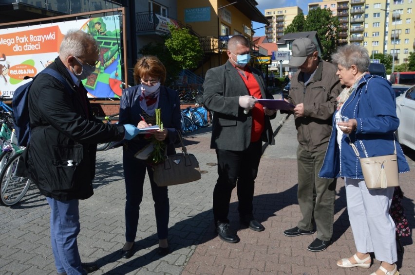Wybory prezydenckie Bełchatów 2020: Akcja zbierania podpisów poparcia dla Rafała Trzaskowskiego w Bełchatowie