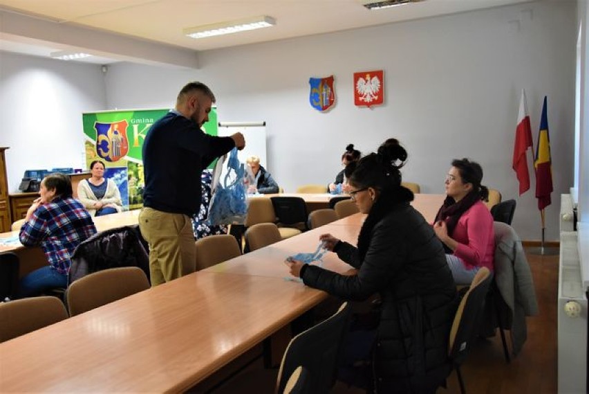 Powiat głogowski: Będą szyć maseczki ochronne na potrzeby własnych gmin